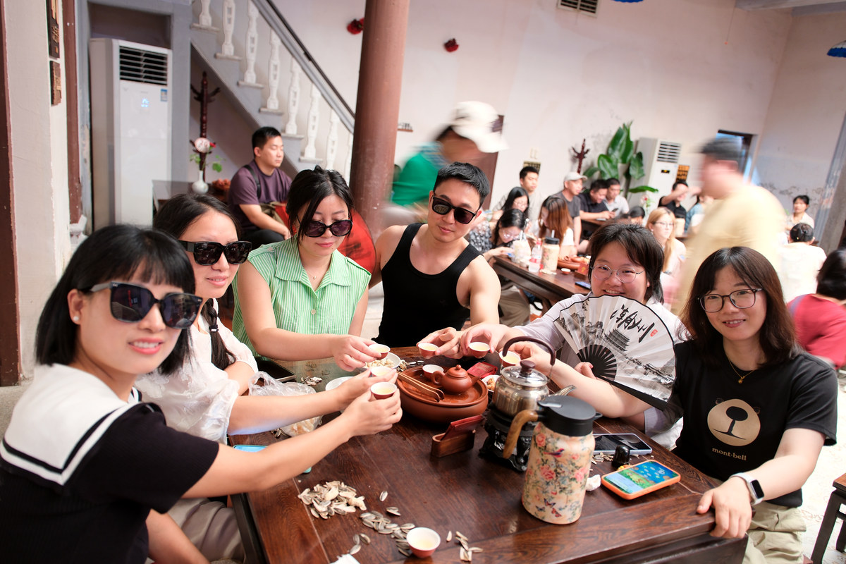 royalchem-team-chaoshan-gongfu-tea-1200x800